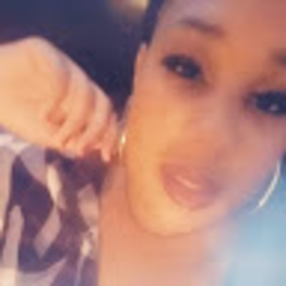 Meet your Posher, Lareshia